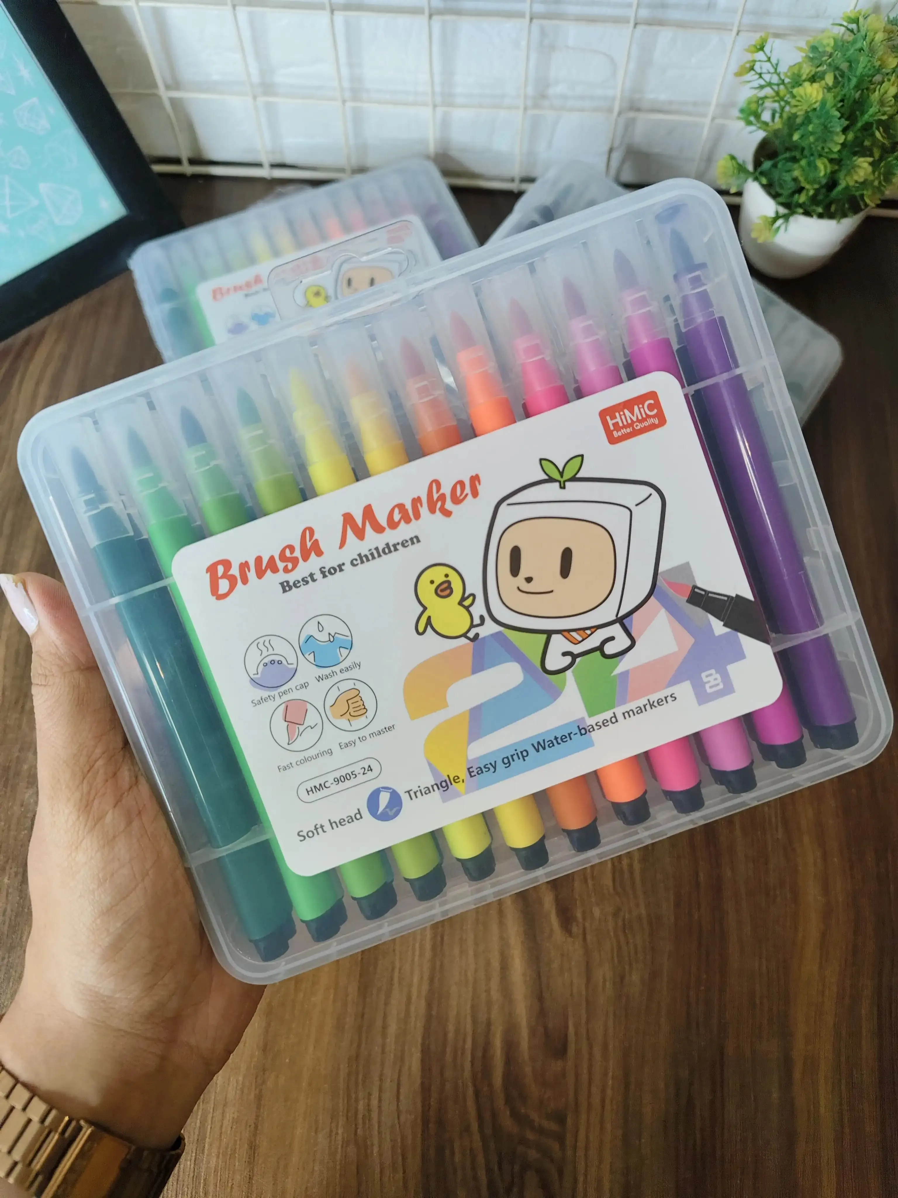 Brush markers set