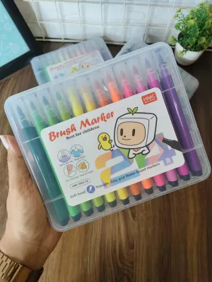 Brush markers set