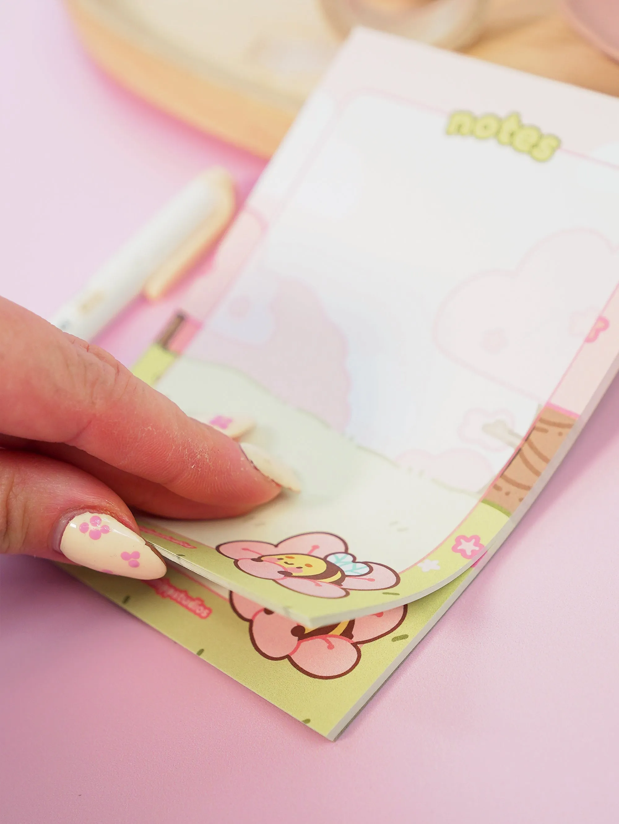 Sakura BumbleButt A6 50 Page Notepad